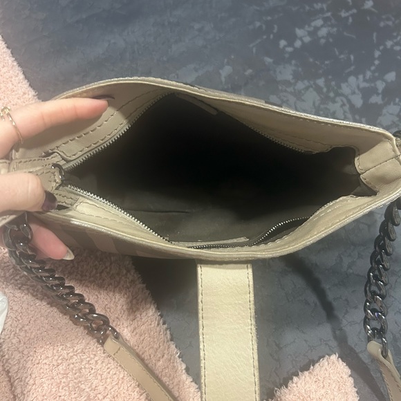 Burberry leather cross body bag - Picture 4 of 6